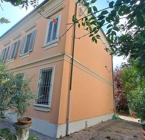 casa indipendente in vendita a Suzzara