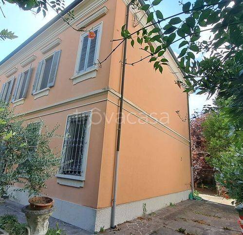 casa indipendente in vendita a Suzzara