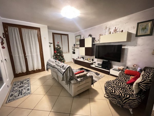 casa indipendente in vendita a Suzzara