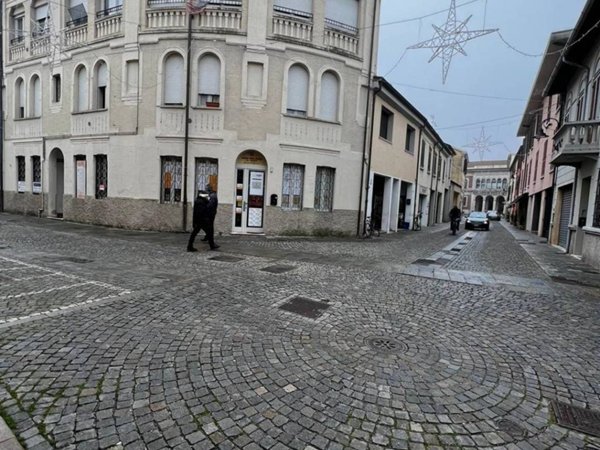 ufficio in vendita a Suzzara