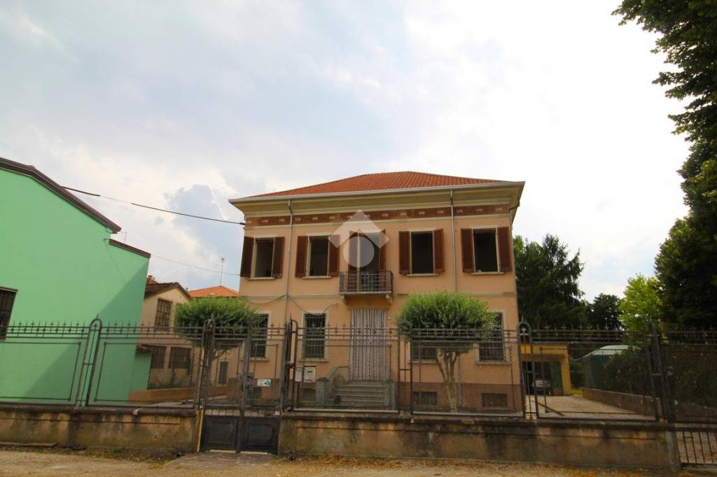 casa indipendente in vendita a Suzzara