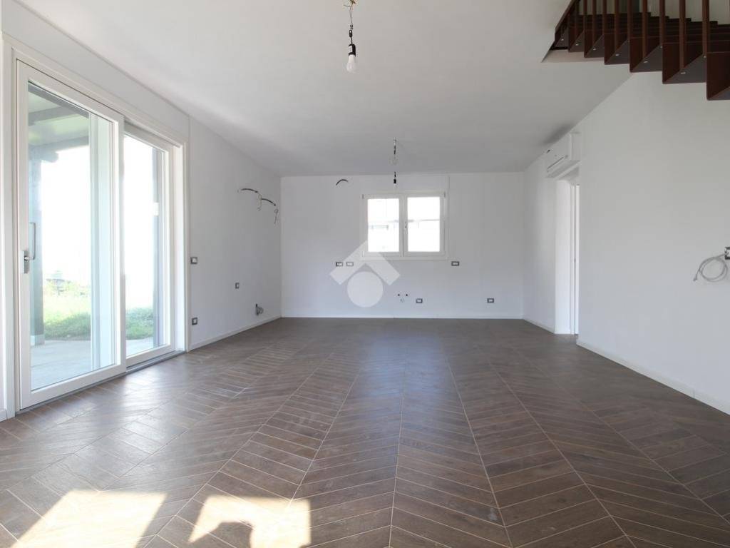 casa indipendente in vendita a Suzzara