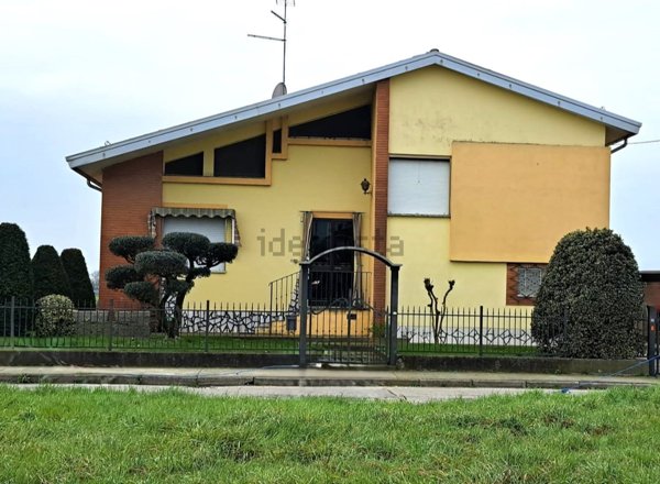 casa indipendente in vendita a Suzzara