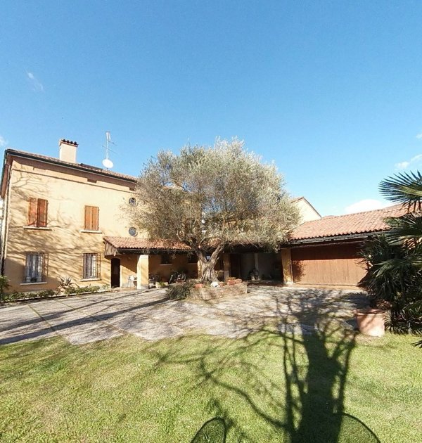 casa indipendente in vendita a Suzzara