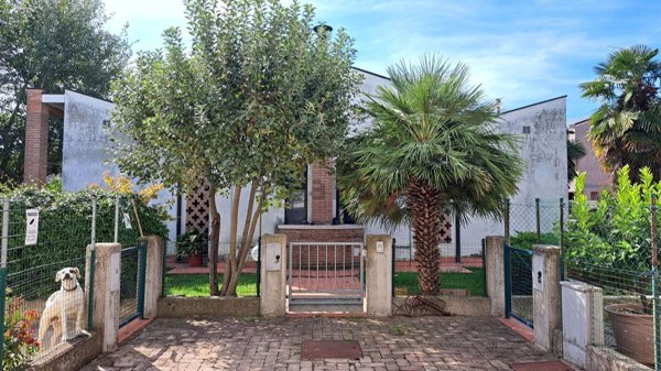 casa indipendente in vendita a Suzzara