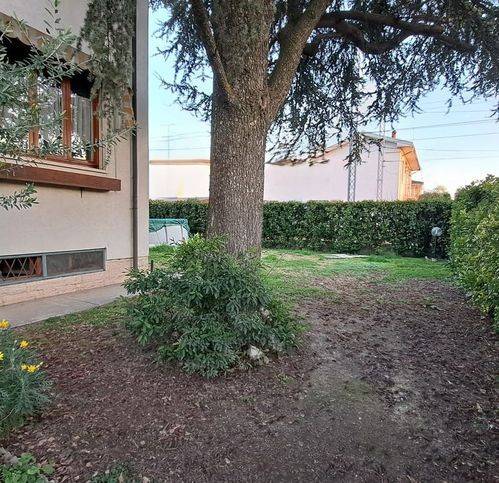 casa indipendente in vendita a Suzzara