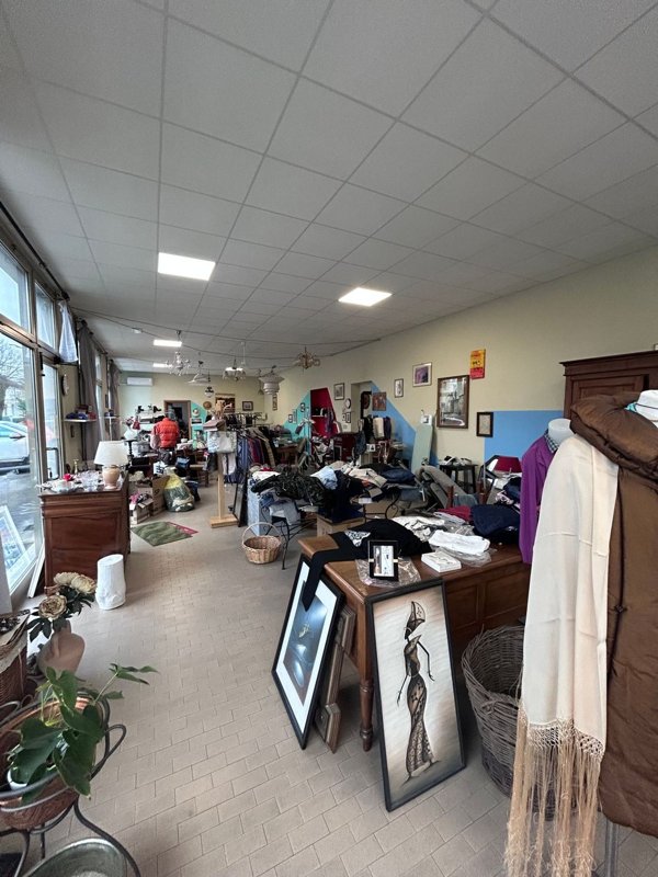 locale commerciale in vendita a Suzzara