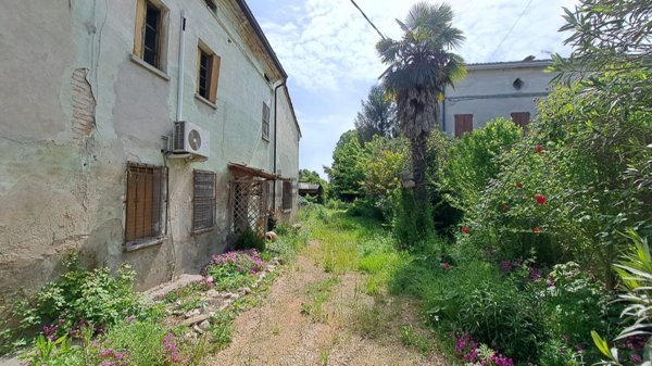casa indipendente in vendita a Suzzara in zona Brusatasso