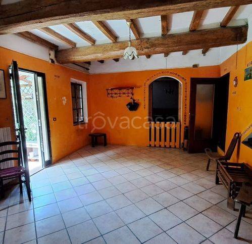 casa indipendente in vendita a Suzzara in zona Brusatasso