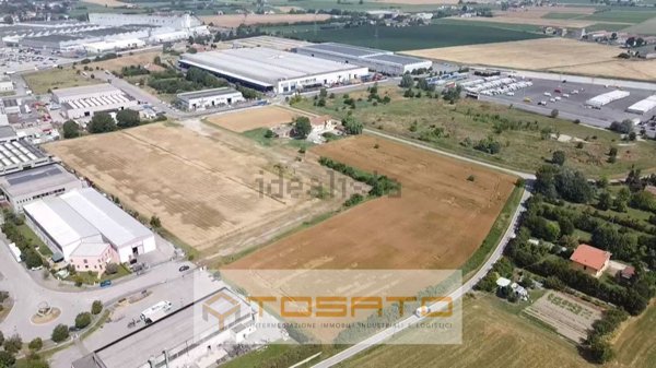 terreno edificabile in vendita a Suzzara