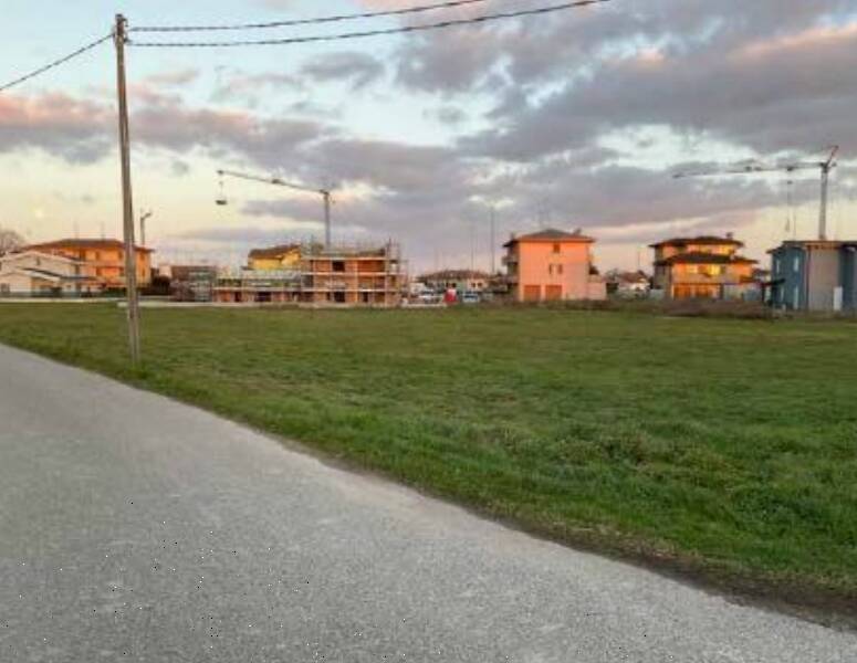 terreno edificabile in vendita a Suzzara in zona Tabellano