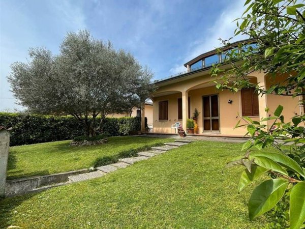 casa indipendente in vendita a Suzzara