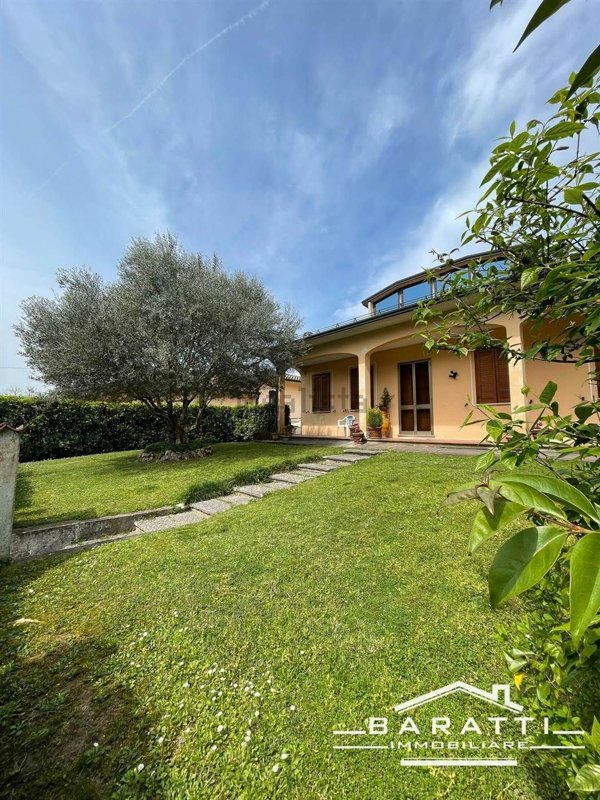 casa indipendente in vendita a Suzzara