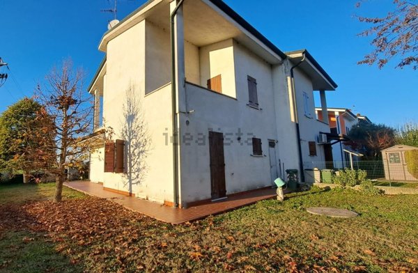 casa indipendente in vendita a Suzzara