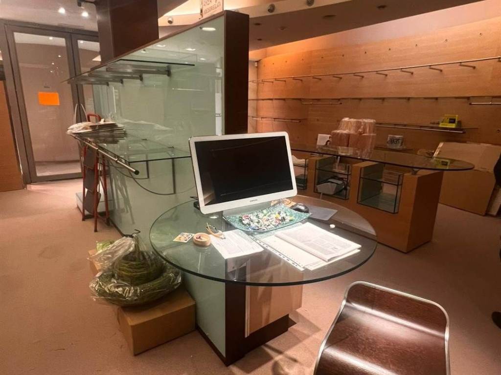 negozio in vendita a Suzzara