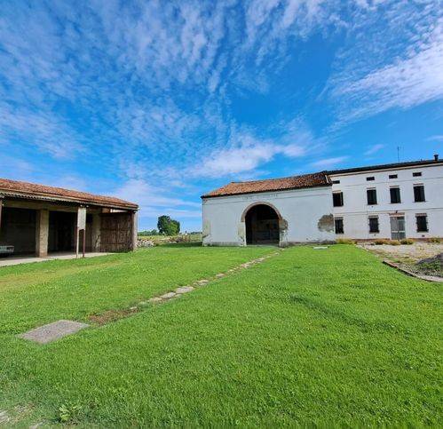 casa indipendente in vendita a Suzzara