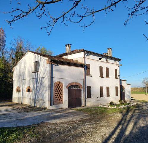 casa indipendente in vendita a Suzzara