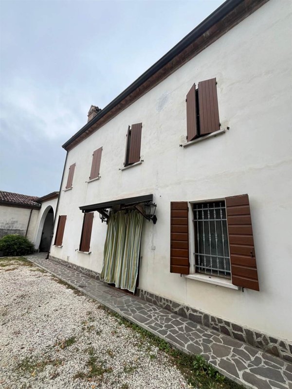casa indipendente in vendita a Suzzara