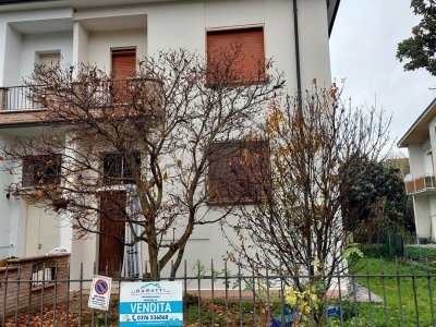 casa indipendente in vendita a Suzzara