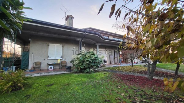 casa indipendente in vendita a Suzzara