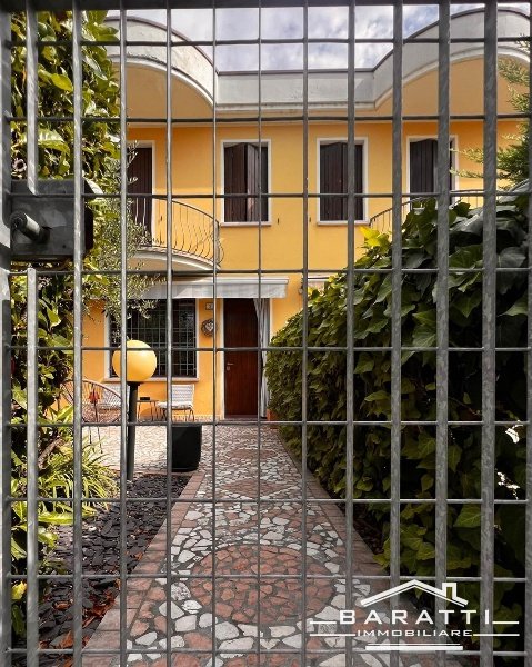 casa indipendente in vendita a Suzzara