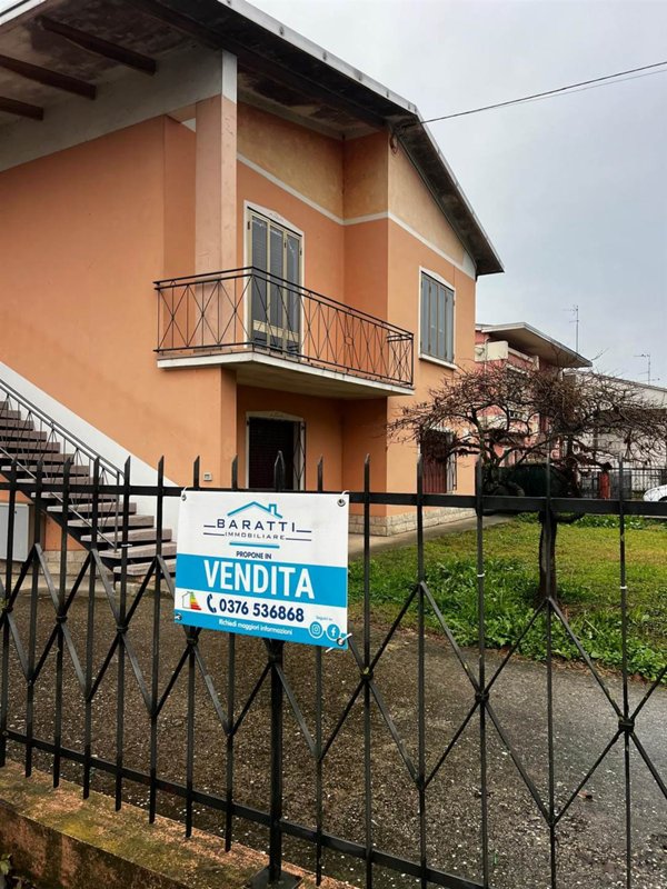 casa indipendente in vendita a Suzzara