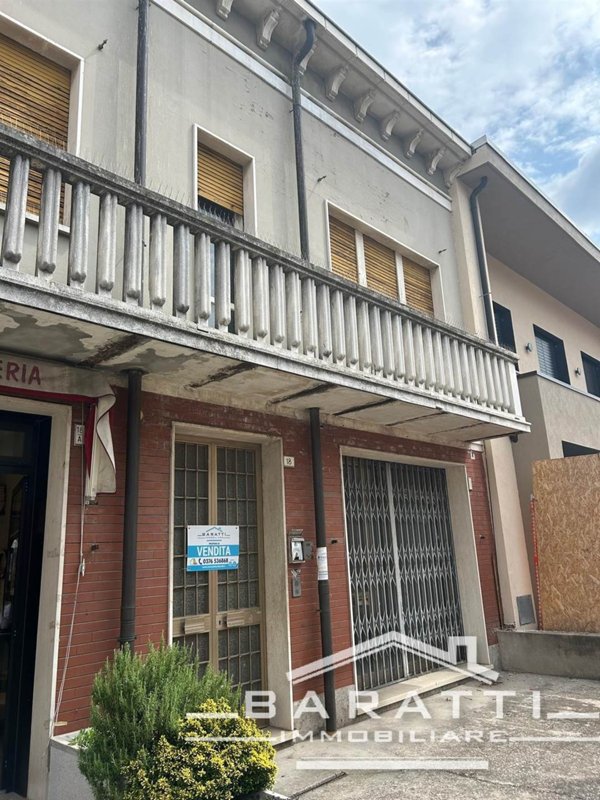 negozio in vendita a Suzzara