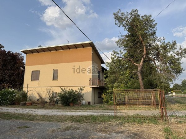 casa indipendente in vendita a Suzzara in zona Brusatasso