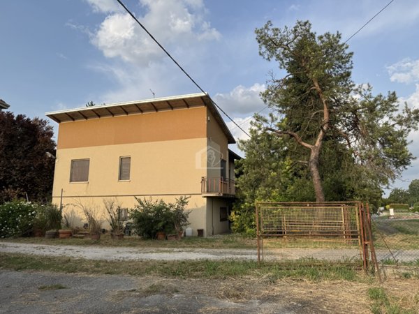 casa indipendente in vendita a Suzzara in zona Brusatasso