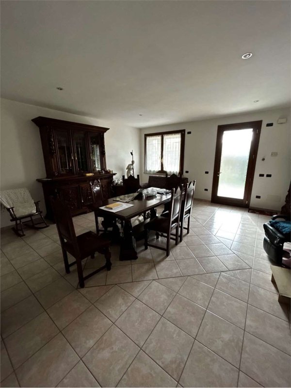 casa indipendente in vendita a Suzzara