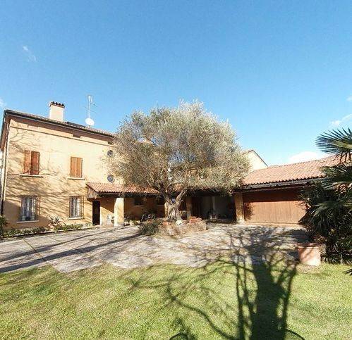 casa indipendente in vendita a Suzzara