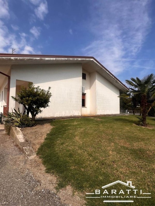 casa indipendente in vendita a Suzzara