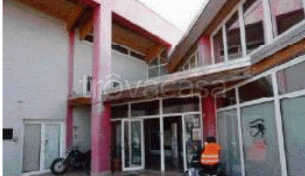 negozio in vendita a Suzzara