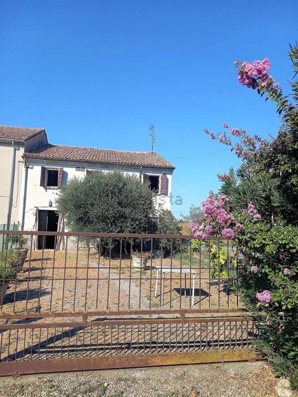 casa indipendente in vendita a Suzzara in zona Riva