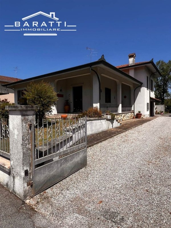 casa indipendente in vendita a Suzzara