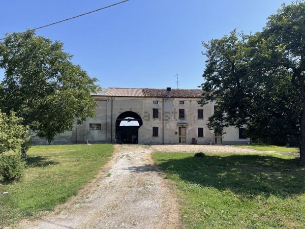 casa indipendente in vendita a Suzzara