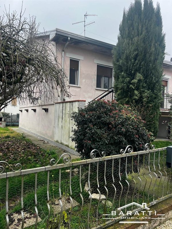 casa indipendente in vendita a Suzzara