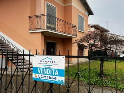 casa indipendente in vendita a Suzzara