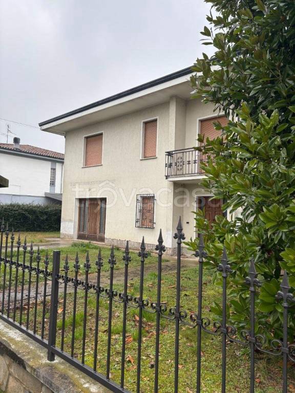 casa indipendente in vendita a Suzzara