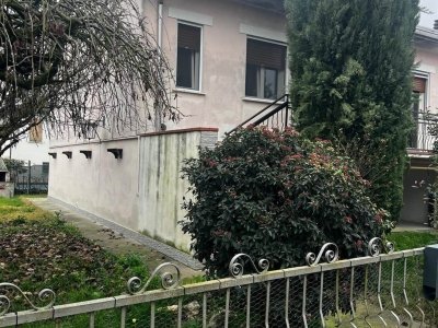 casa indipendente in vendita a Suzzara