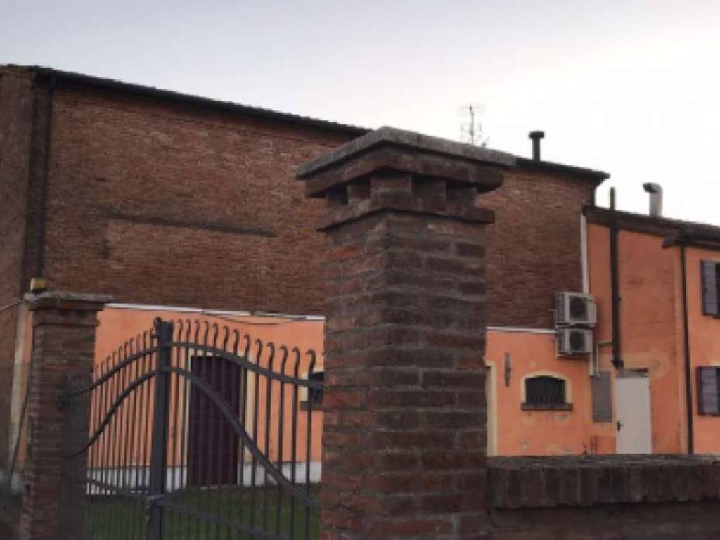 negozio in vendita a Suzzara