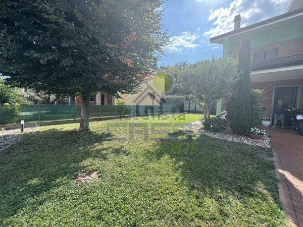 casa indipendente in vendita a Suzzara