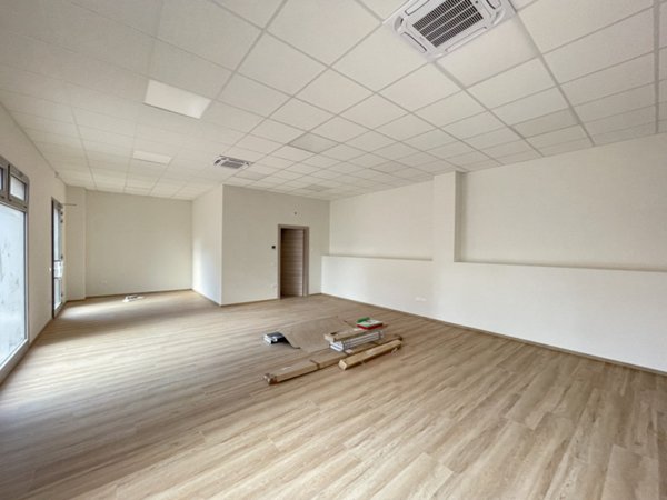 ufficio in vendita a Suzzara