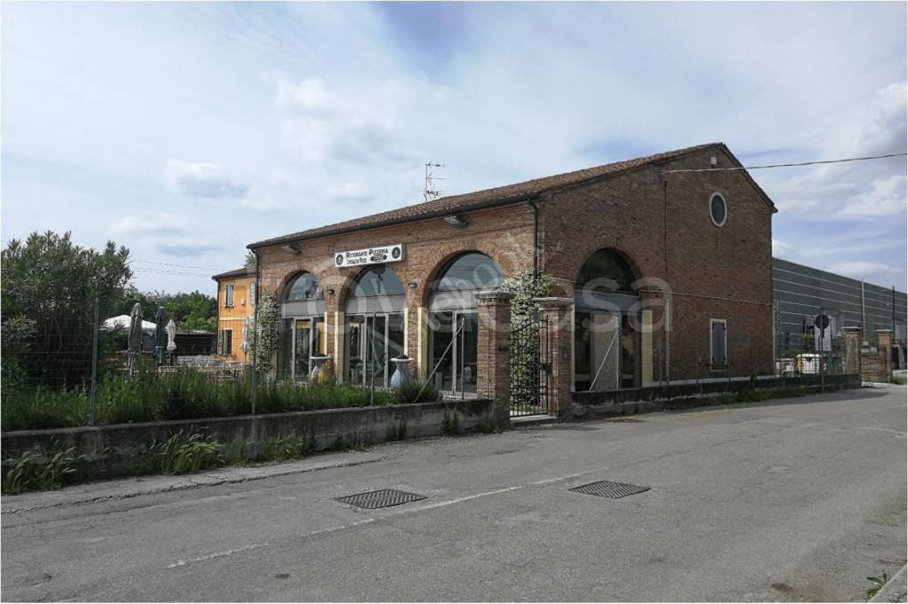 negozio in vendita a Suzzara