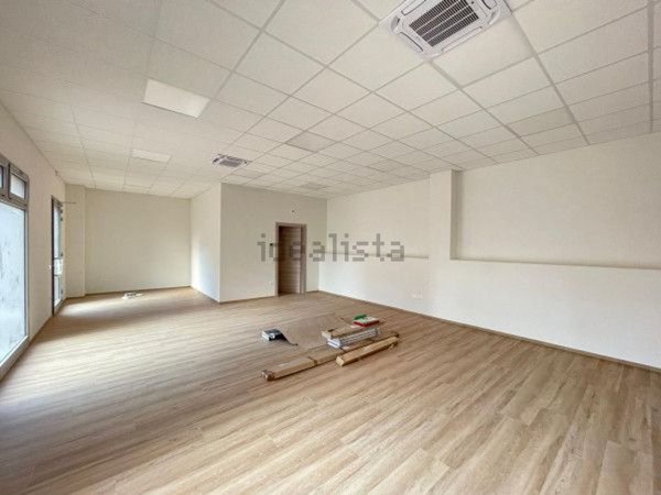 locale commerciale in vendita a Suzzara