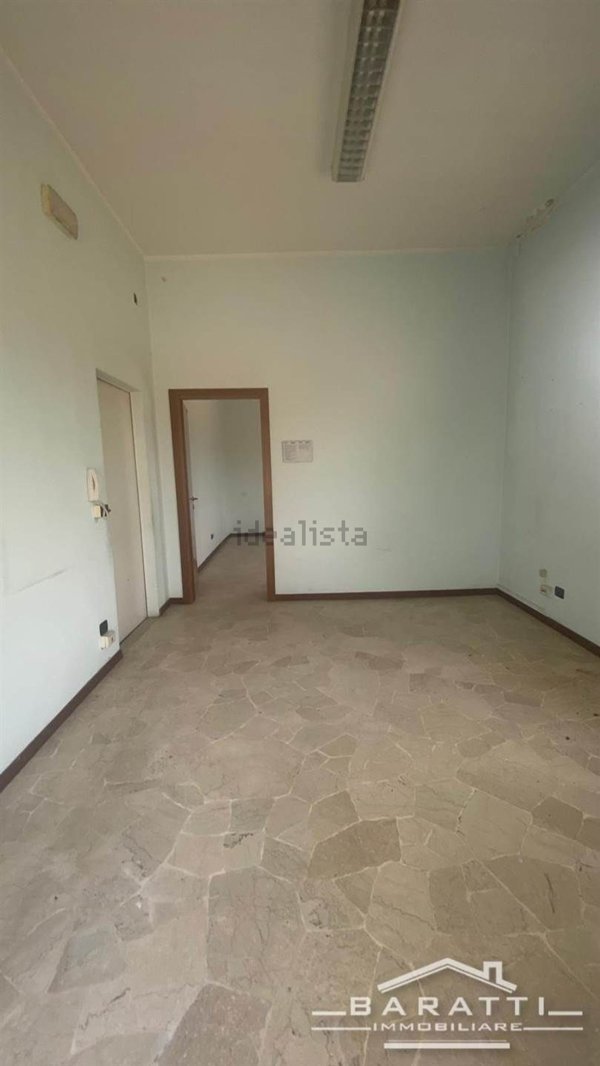 locale di sgombero in vendita a Suzzara