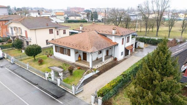 casa indipendente in vendita a Suzzara