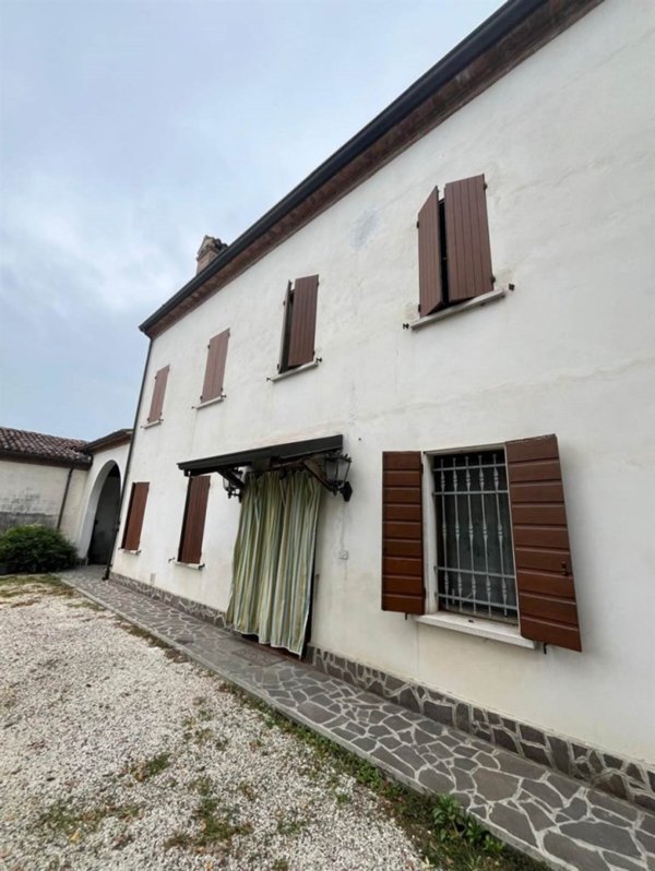 casa indipendente in vendita a Suzzara