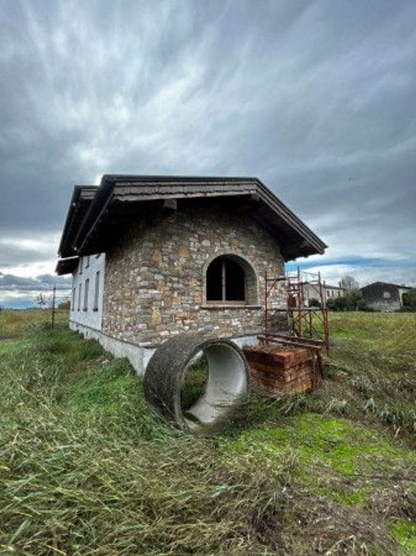 casa indipendente in vendita a Suzzara