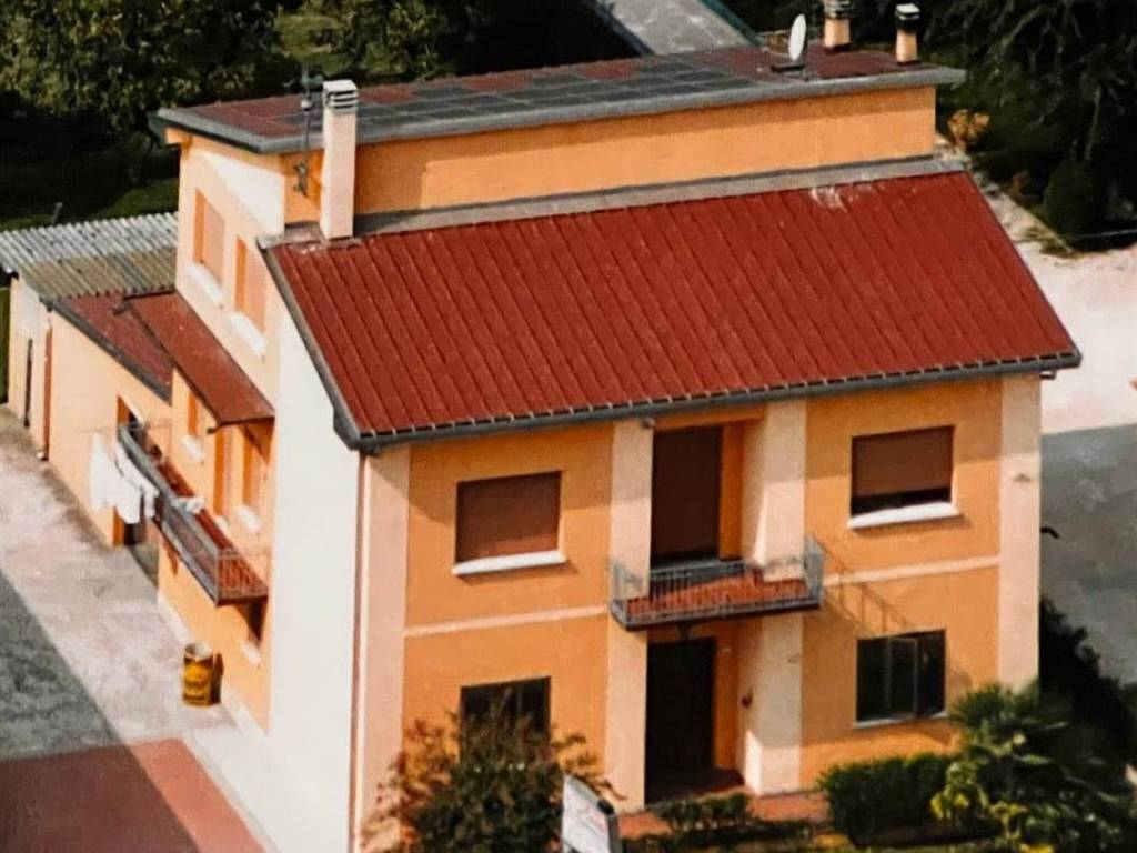 casa indipendente in vendita a Suzzara